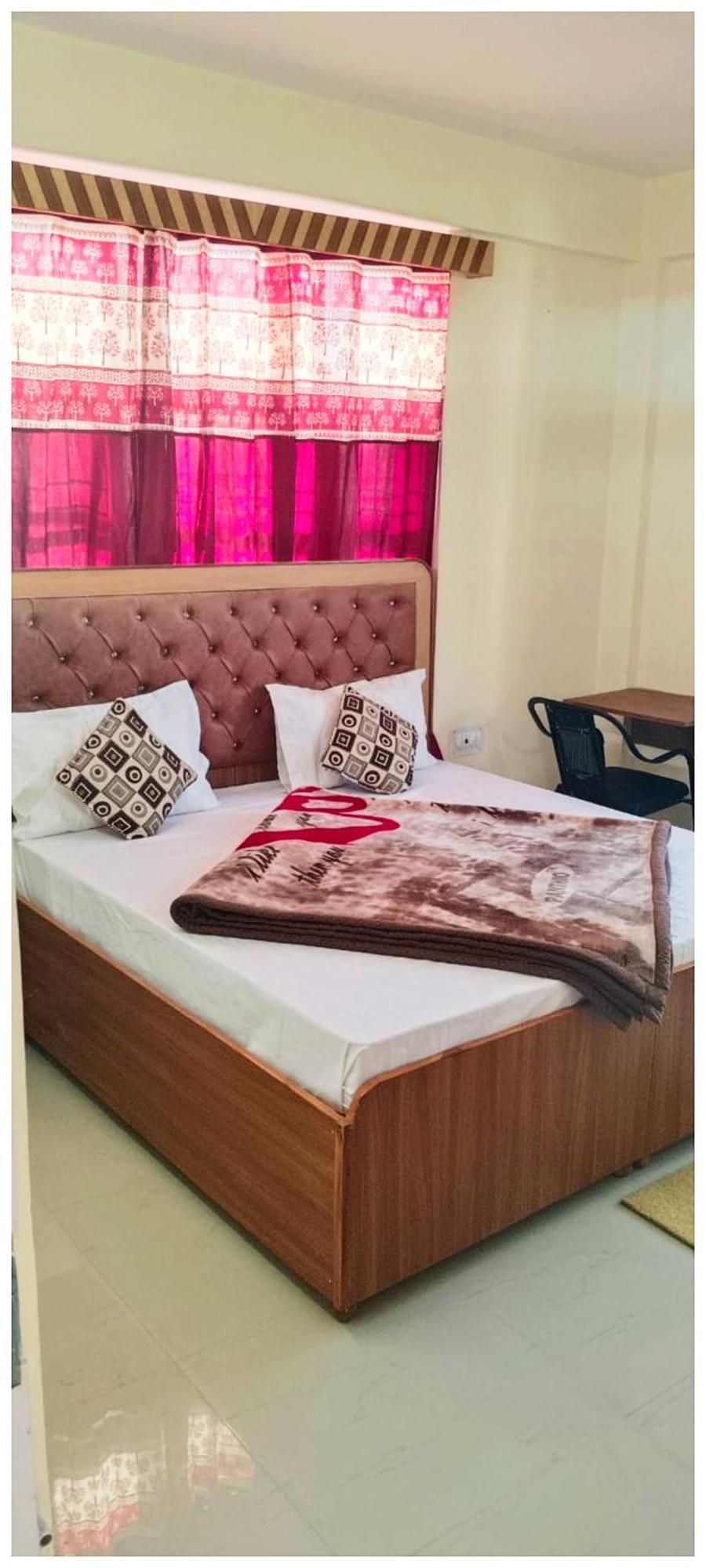 Simla Hotel K R I S H N A B - B Near Mall Road And Temple Exterior foto