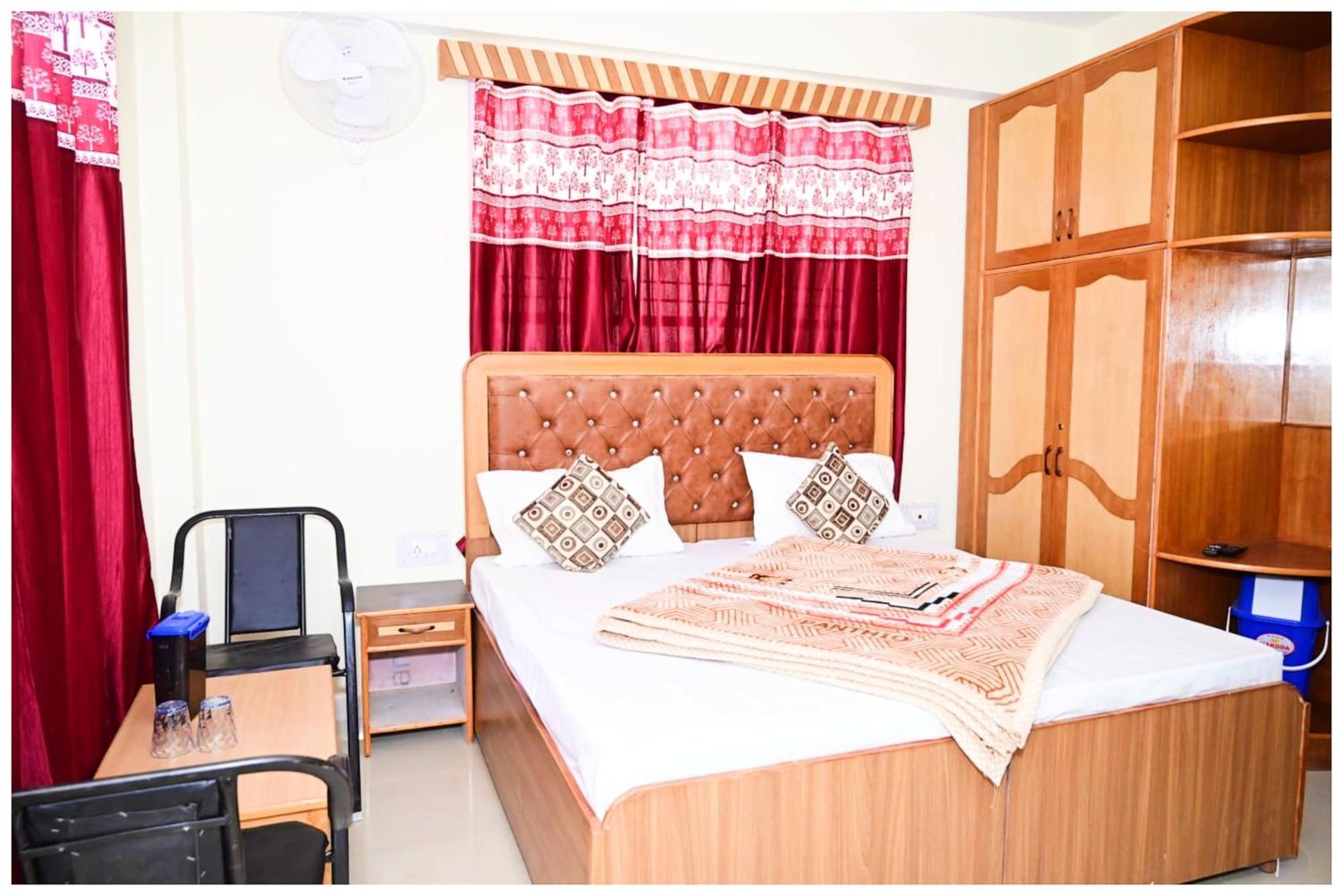 Simla Hotel K R I S H N A B - B Near Mall Road And Temple Exterior foto